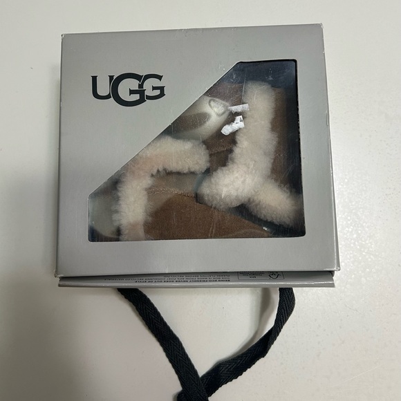 UGG BOOTIES size 2/3 USA - Picture 4 of 9